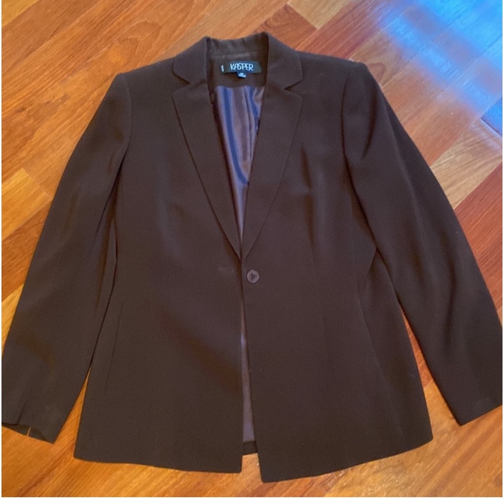 Kasper- Classic ladies business suit!
